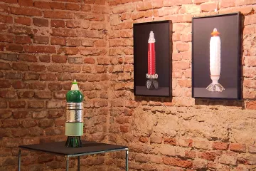 Umělkyně Silke Kochová vystřeluje sedmdesátá léta do vesmíru