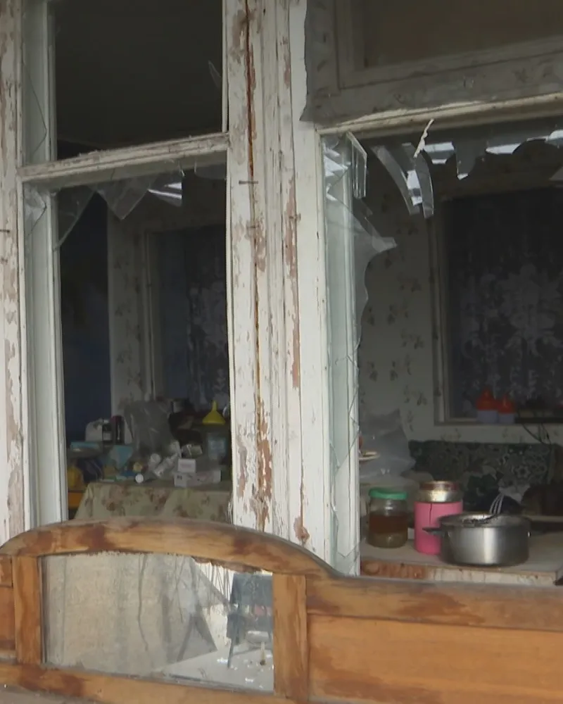 Nikopol dál čelí ruským útokům, štáb ČT natáčel s dobrovolníky