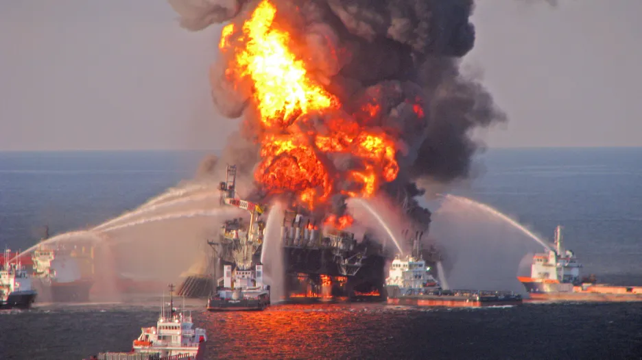 Výbuch ropné plošiny Deepwater Horizon