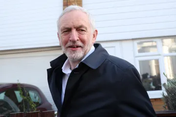 Britští vojáci v Afghánistánu stříleli na terč s portrétem Corbyna, armáda incident vyšetřuje