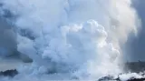 Láva z vulkánu Kilauea teče až do oceánu