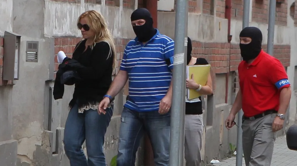 Jana Nagyová přichází na ostravskou policejní služebnu