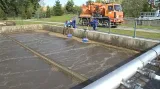 Čistírna bojuje s vysokou koncentrací alkoholu už týden