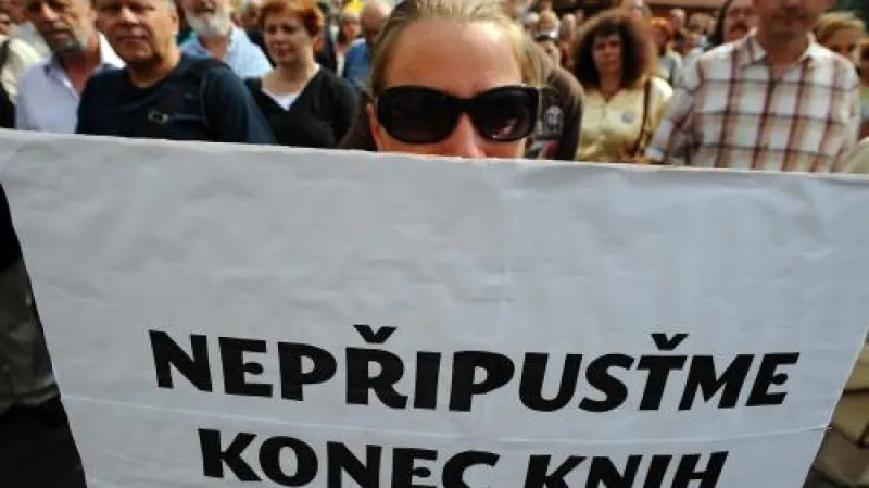 Demonstrace knihkupců proti růstu DPH