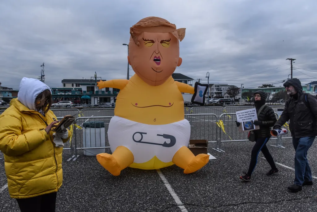 Příznivci a odpůrci Donalda Trumpa se sešli v americkém Wildwoodu