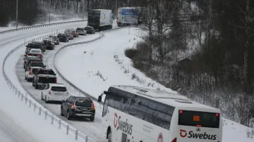 Sněhová bouře způsobila ve Švédsku kolaps dopravy