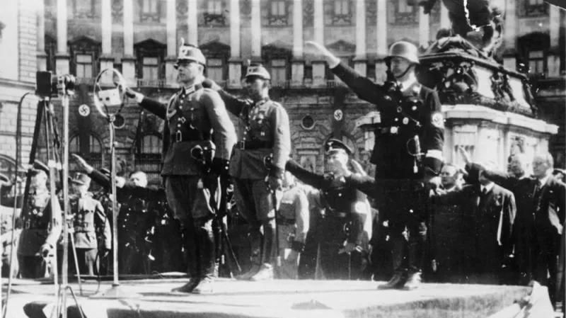 Nacistická ceremonie v centru Vídně 16. března 1938