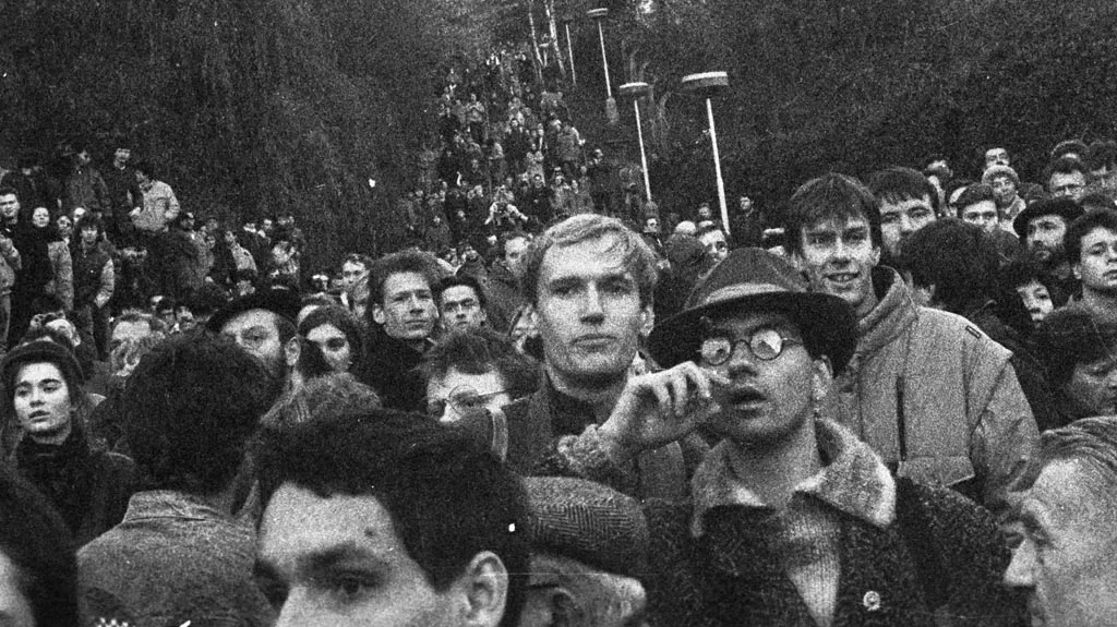 Schody nad Albertovem 17.11.1989