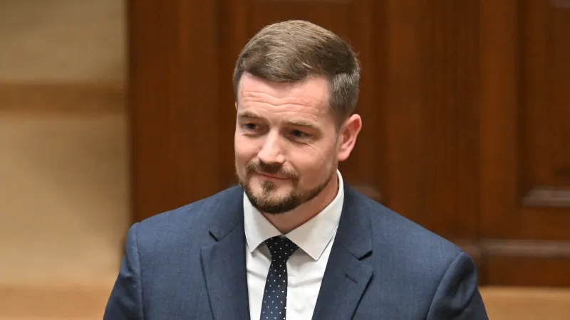 Nový poslanec ANO Jiří Kotlík složil slib na schůzi sněmovny
