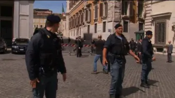 Přísahu nové italské vlády narušila střelba
