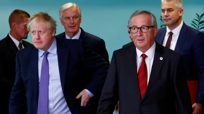 Tisková konference Borise Johnsona a Jean-Clauda Junckera