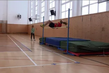 V Okříškách se skákalo do výšky