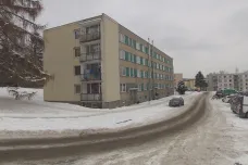 Obyvatelé šluknovského sídliště si stěžují, že majitel v domech netopí a vyhrožuje vystěhováním