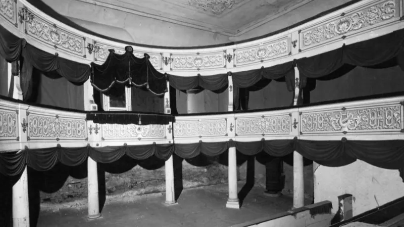 Původní divadelní lóže s galerií