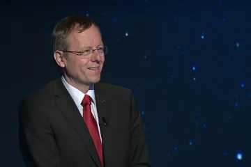 Měsíční vesnice bude zastávkou na další cestě do vesmíru, říká šéf vesmírné agentury