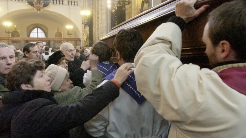 Poslední rozloučení s Jiřím Reinsbergem v Týnském chrámu