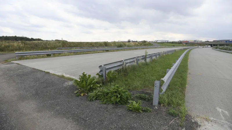 Provizorní konec Pražského okruhu mezi Modleticemi a Nupaky čeká na pokračování již devět let.