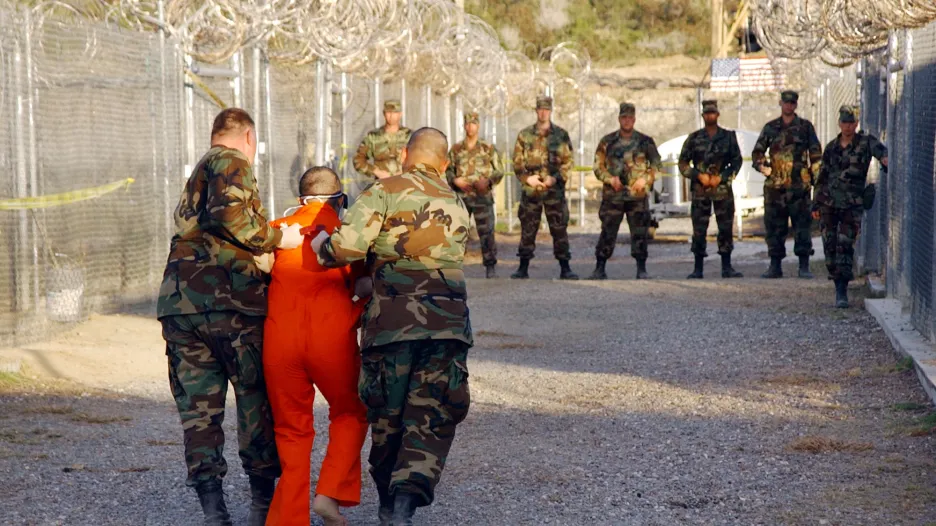 Camp X-Ray v Guantánamu