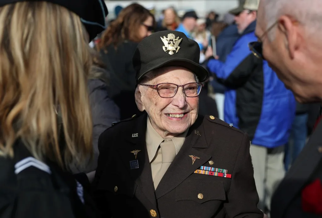 Někdejší armádní zdravotní sestra Alizabeth Lewisová během Dne veteránů ve Washingtonu 11. listopadu 2019