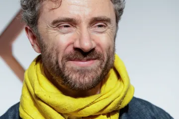 Architekt by měl myslet na to, aby se lidé cítili příjemně, říká designér Heatherwick