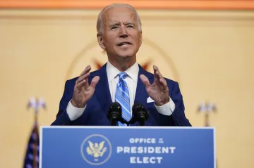 „Tohle nepotrvá věčně.“ USA koronavirus porazí, vzkázal Biden před Díkůvzdáním