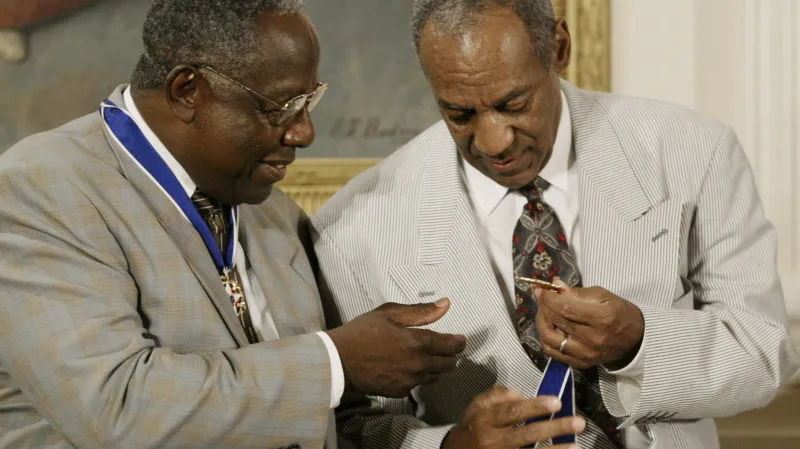 Baseballová legenda Hank Aaron a komediant Bill Cosby