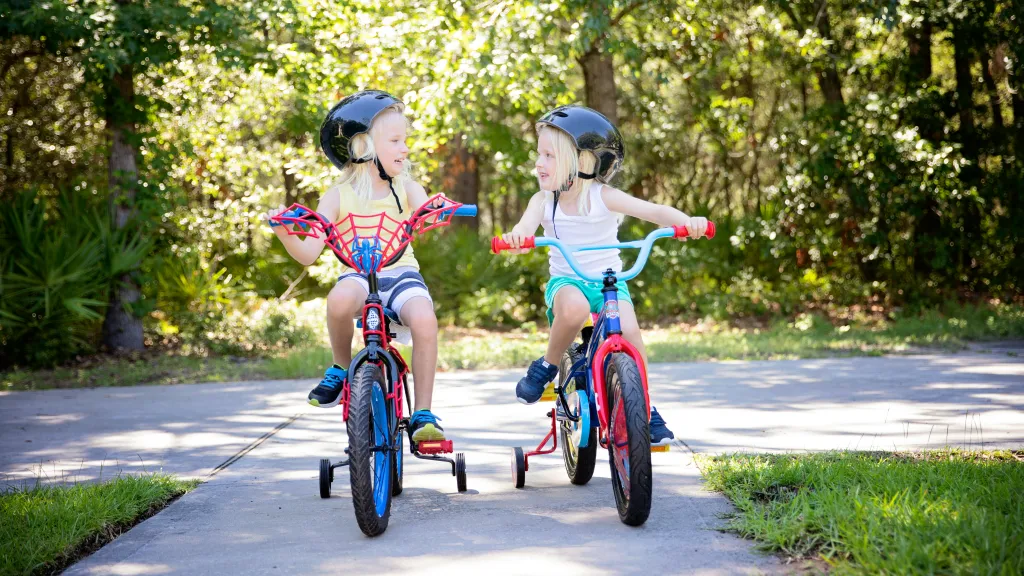 Děti na kolech, ilustrační snímek