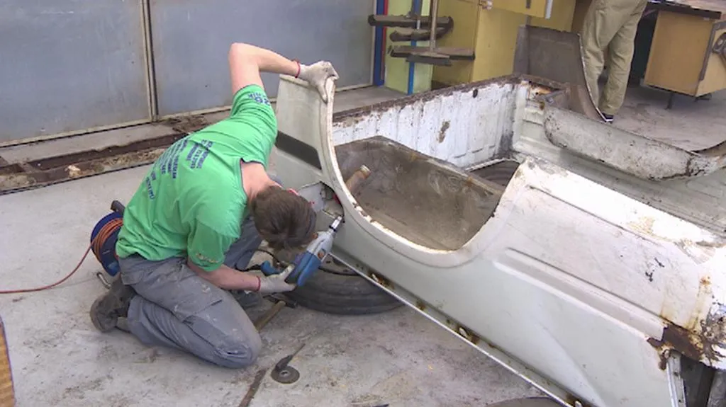 Učeň oboru karosář ve Vrchlabí