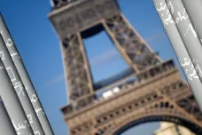 Pařížská policie chce pod Eiffelovkou zrušit zónu pro fanoušky Eura