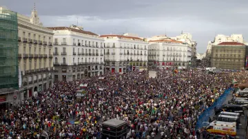 Demonstrace na náměstí  Puerta del Sol