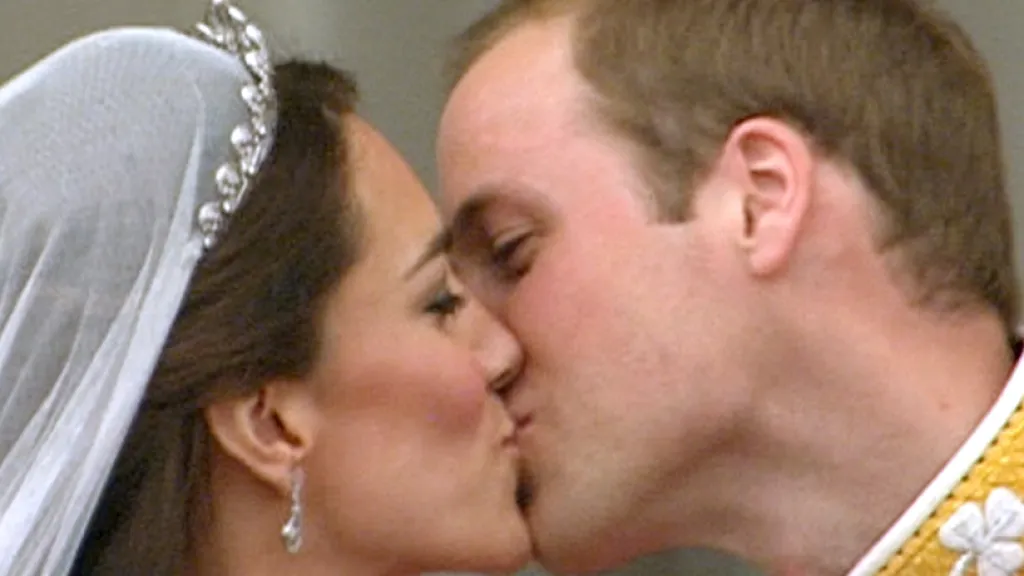Novomanželský polibek Kate a Williama
