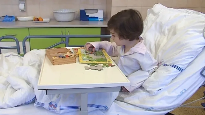 Malá pacientka zůstane přes svátky v nemocnici