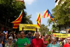 Katalánci opět vyšli do ulic. Region si připomíná druhé výročí referenda o nezávislosti