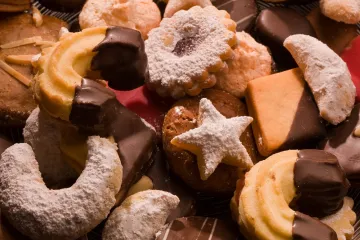 Pečení cukroví je v plném proudu, vedou perníčky a úly