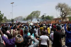Francie evakuuje Evropany z Nigeru