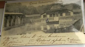Říční a sluneční lázně v Luhačovicích na dobové pohlednici