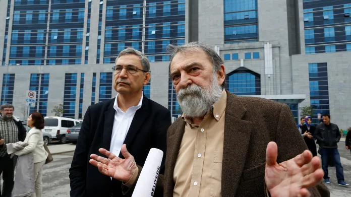Orhan Pamuk s publicistou Muratem Belgem
