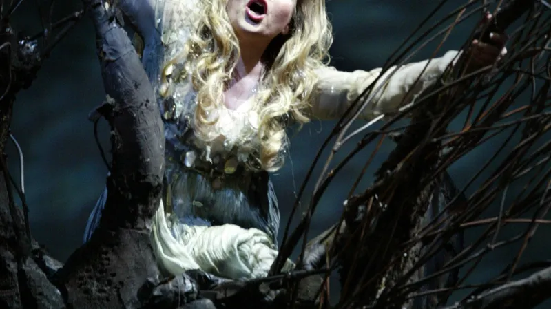 Renée Fleming jako Rusalka v MET