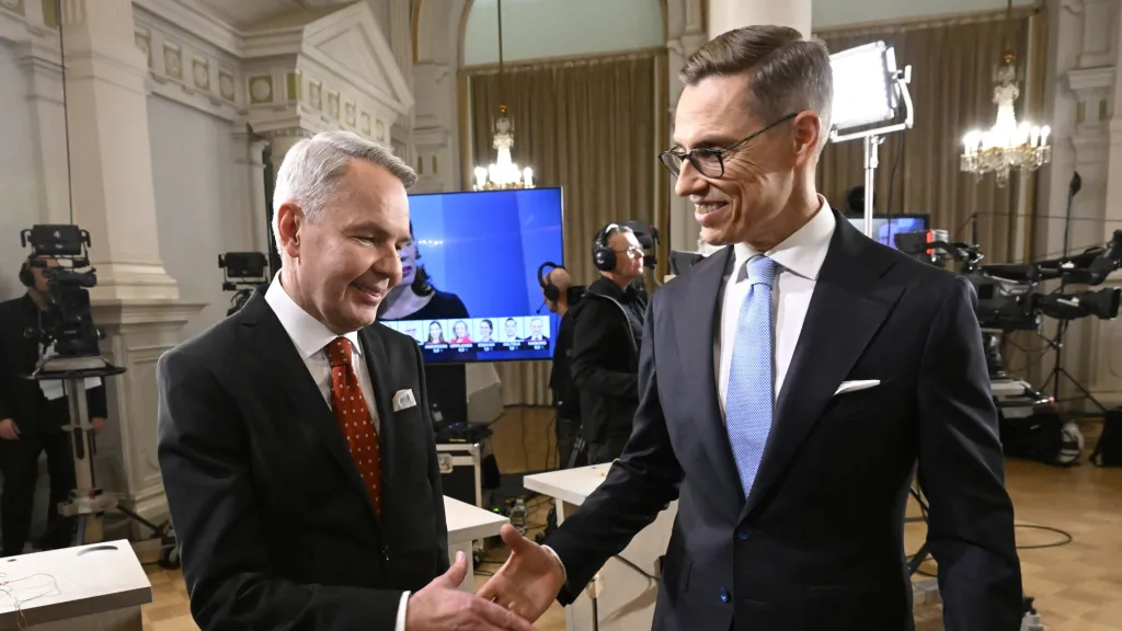 Pekka Haavisto (vlevo) a Alexander Stubb po prvním kole prezidentských voleb