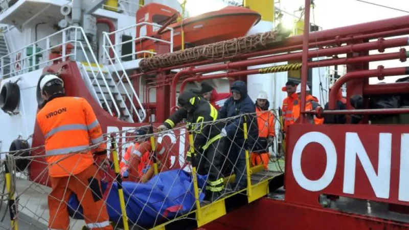 Podle ministryně obrany se pohřešují ještě dvě desítky osob