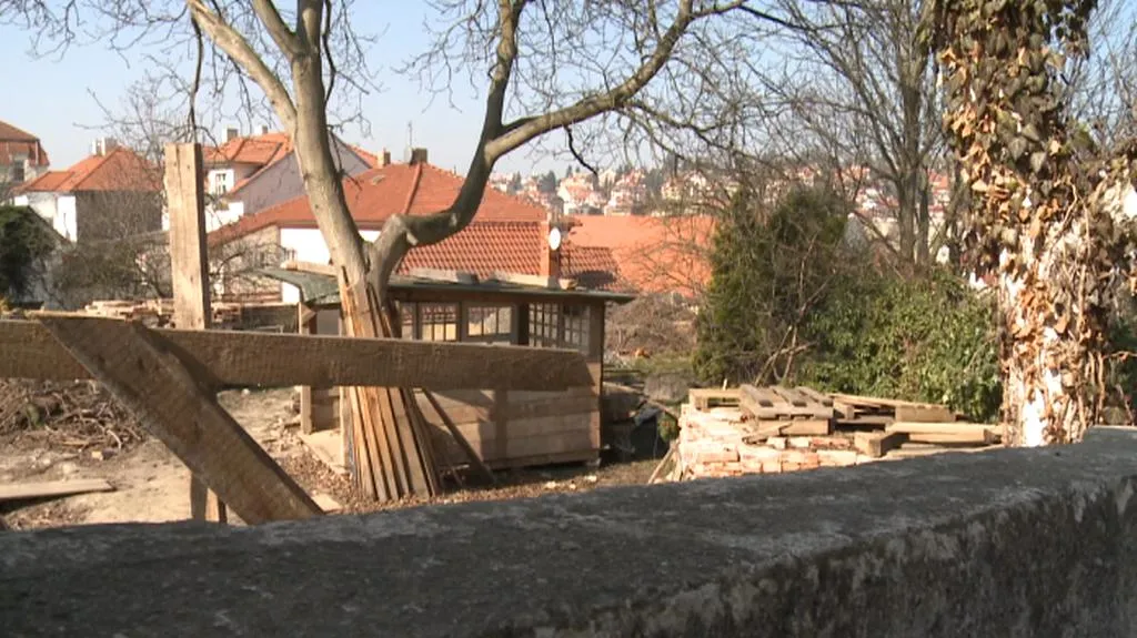 Parcela po demolici vily Blanky Matragi