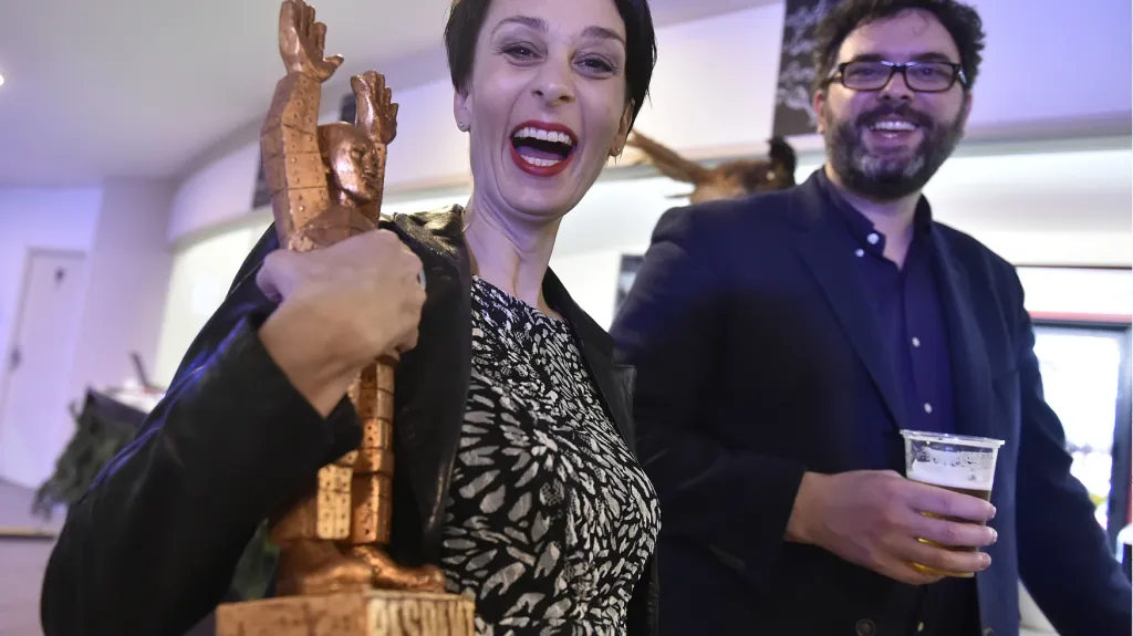 Markéta Dobiášová s cenou za dvoudílnou reportáž o experimentální léčbě Obchod s nadějí