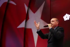 Turecký novinář Kanli: Turecko má problém už teď, Erdogan rozsévá strach po celé zemi