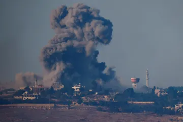Hizballáh poslal na Izrael desítky raket, poprvé se zapojila libanonská armáda