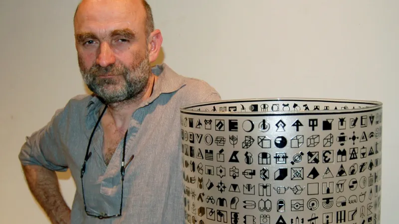 Sklář Zdeněk Lhotský