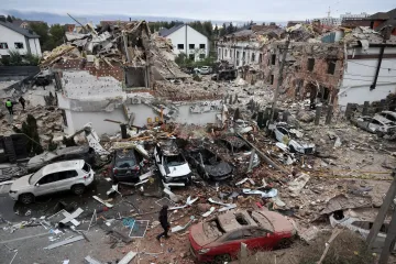 Rusové přes dvanáct hodin bombardovali Kyjev