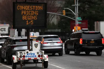 New York zpoplatnil vjezd do centra. Trump to plánuje zrušit