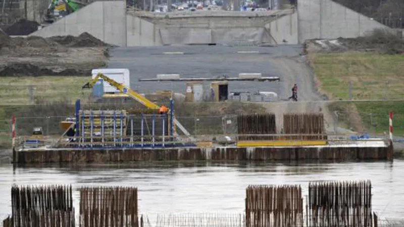 Stavba mostu v Drážďanech