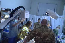 Štáb ČT navštívil polní nemocnici poblíž ukrajinského Bachmutu