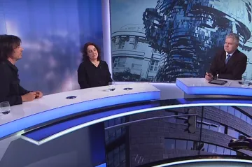 Stíhačky s motýlími křídly na pražském Máji. Černý záměr konzultoval s autory stavby, kurátorka nevidí souvislost místa s NATO